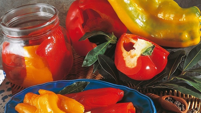 Comment faire cuire des poivrons marinés au miel pour l'hiver: les recettes les plus délicieuses qui ont fait leurs preuves