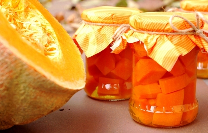 Comment cuisiner une compote de citrouille délicieuse et saine: les meilleures recettes et astuces pour faire des rotations pour l'hiver