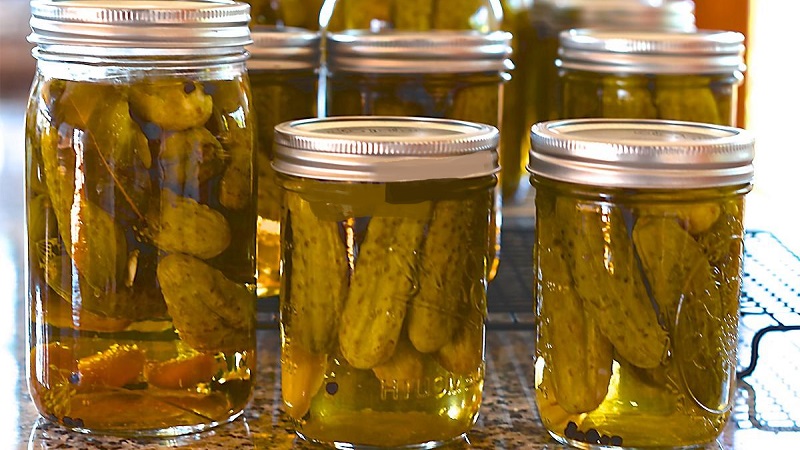 Comment préparer des concombres croustillants avec de la vodka pour l'hiver: recettes et conseils