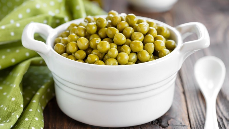 Comment mariner les pois verts pour l'hiver à la maison: les meilleures recettes et recommandations pour conserver les blancs
