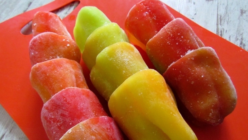 Comment congeler les poivrons pour l'hiver: faire des préparations saines pour de délicieux plats