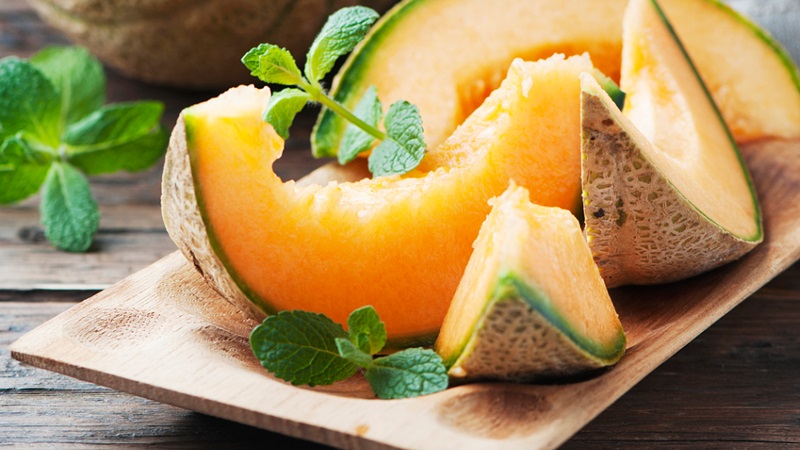 Est-il possible d'allaiter un melon, comment le choisir correctement et combien manger