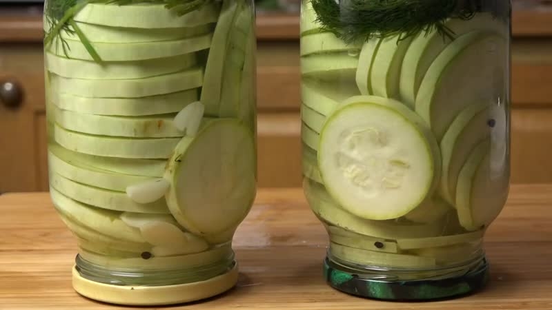 Une sélection des 20 façons les plus délicieuses de mariner les courgettes pour l'hiver dans des bocaux