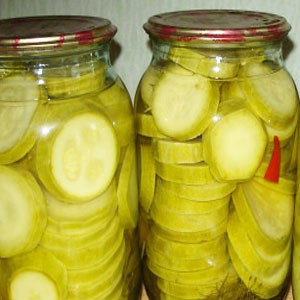 Une sélection des 20 façons les plus délicieuses de mariner les courgettes pour l'hiver dans des bocaux