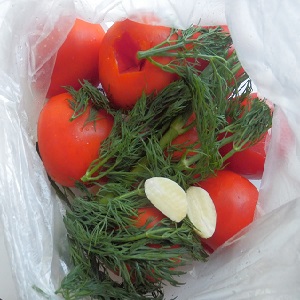 Les recettes les plus délicieuses pour mariner les tomates cerises pour l'hiver dans des bocaux: instructions et secrets de ménagères expérimentées