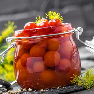 Les recettes les plus délicieuses pour mariner les tomates cerises pour l'hiver dans des bocaux: instructions et secrets de ménagères expérimentées