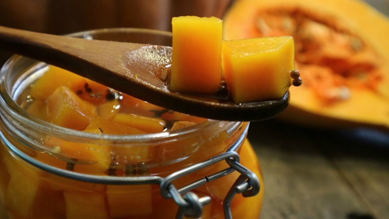 Les recettes de citrouille marinées les plus délicieuses: nous fabriquons des blancs inhabituels et des invités surprises