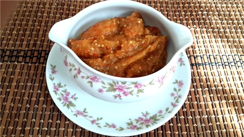 Comment faire cuire le caviar d'aubergine le plus délicieux pour l'hiver: une sélection des meilleures recettes