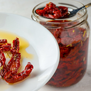 Comment faire cuire des poivrons secs pour l'hiver: recettes avec photos, conseils pour ranger la pièce