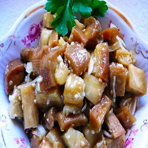 Cuire des aubergines comme des champignons pour l'hiver: des recettes que les clients demanderont certainement