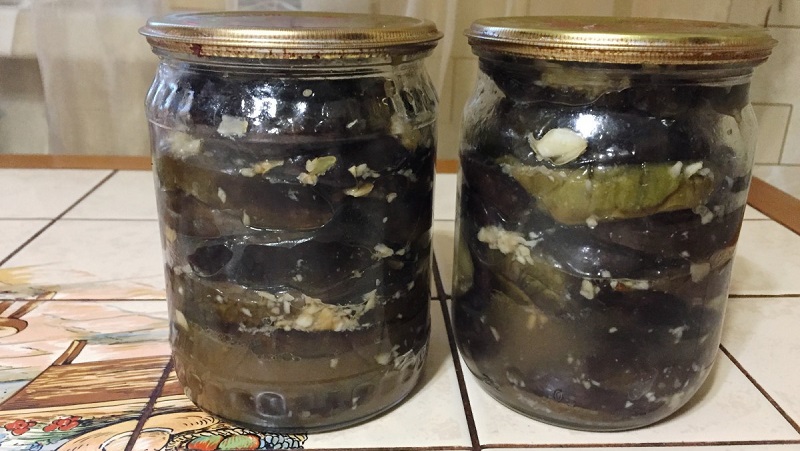 Cuire des aubergines comme des champignons pour l'hiver: des recettes que les clients demanderont certainement