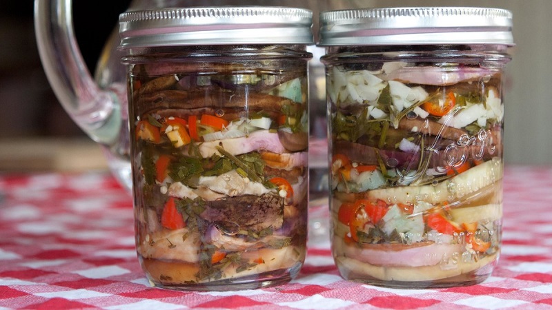 Cuire des aubergines comme des champignons pour l'hiver: des recettes que les clients demanderont certainement