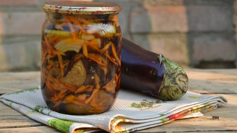 Cuire des aubergines comme des champignons pour l'hiver: des recettes que les clients demanderont certainement