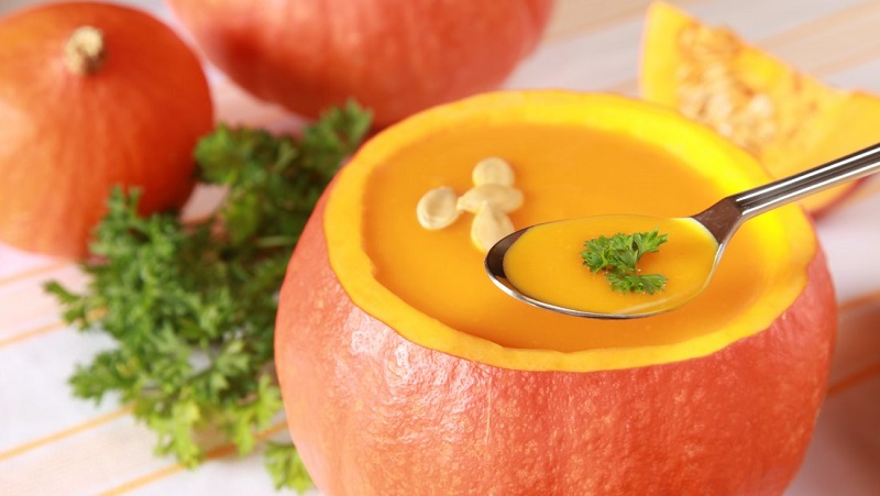 Les avantages et les inconvénients de la citrouille crue: manger un légume frais avec un effet curatif maximal