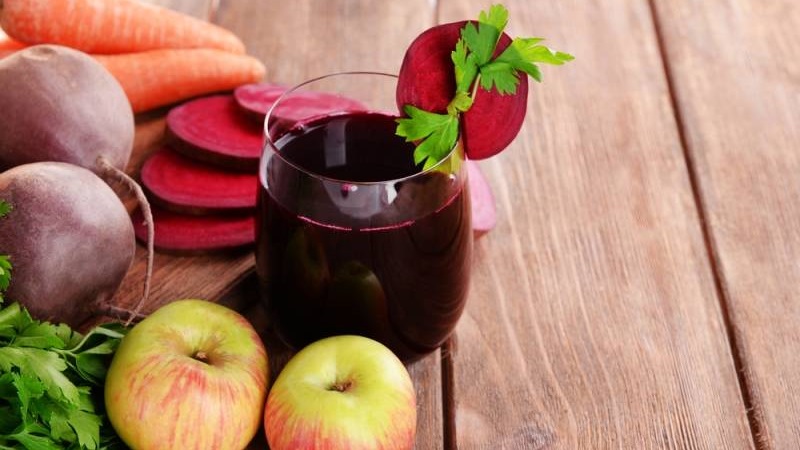 Pourquoi le jus de betterave est-il utile: préparez vous-même une boisson curative et buvez-la correctement