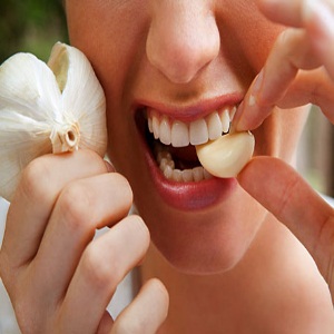 Que se passe-t-il si vous mangez de l'ail tous les jours et combien en utiliser pour ne pas nuire à votre santé