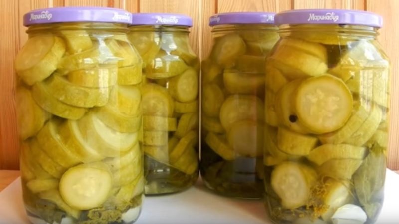 Comment faire cuire des courgettes marinées pour l'hiver sans stérilisation: les meilleures recettes et des conseils utiles