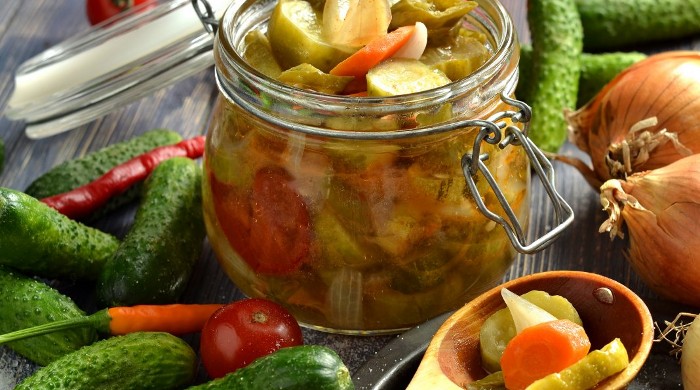 Comment préparer des concombres au gingembre pour l'hiver: une sélection de recettes rapides et délicieuses