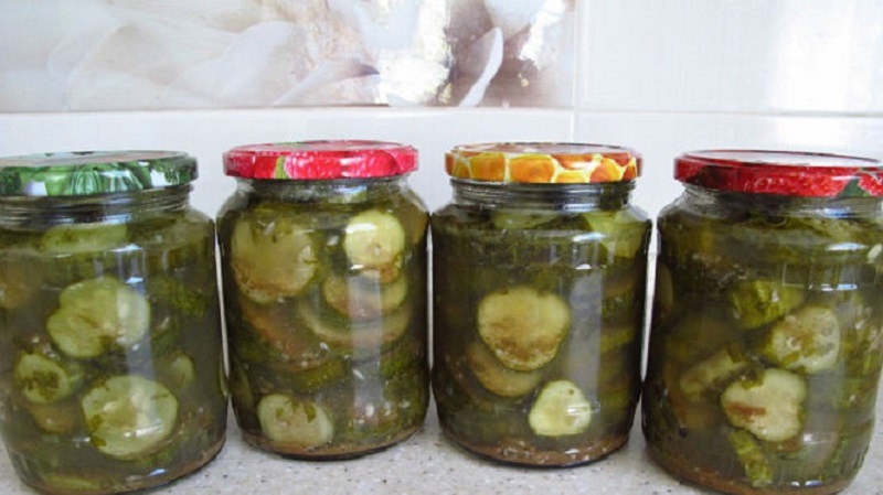 Comment préparer des concombres à la cannelle pour l'hiver: recettes insolites mais très savoureuses