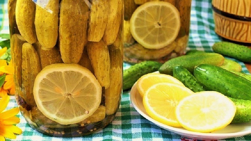 Les meilleures façons de mariner les concombres pour l'hiver avec du citron