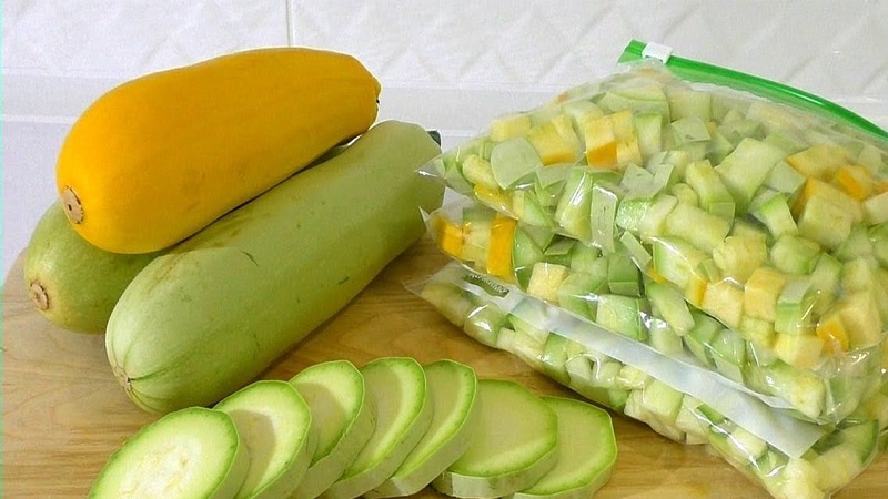 Est-il possible de congeler des courgettes pour l'hiver et comment le faire correctement: instructions pour la récolte et conseils de ménagères expérimentées
