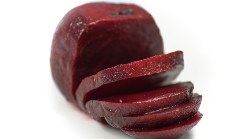 Les avantages et les inconvénients des betteraves bouillies: qu'est-ce qu'un bon légume bouilli et comment l'utiliser correctement