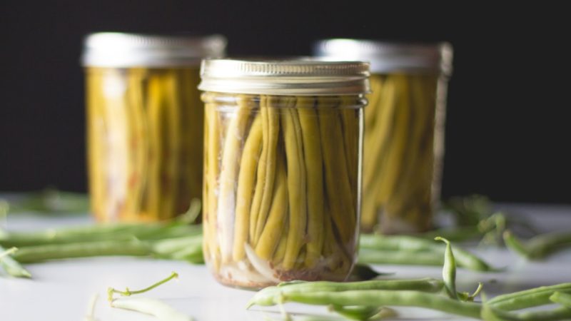 Une sélection des meilleures recettes de haricots verts en conserve: nous cuisinons savoureux et originaux à partir d'ingrédients simples