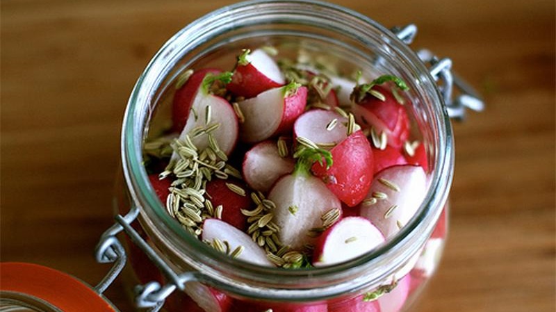 Récolter les radis pour l'hiver: des recettes simples et délicieuses pour des collations saines