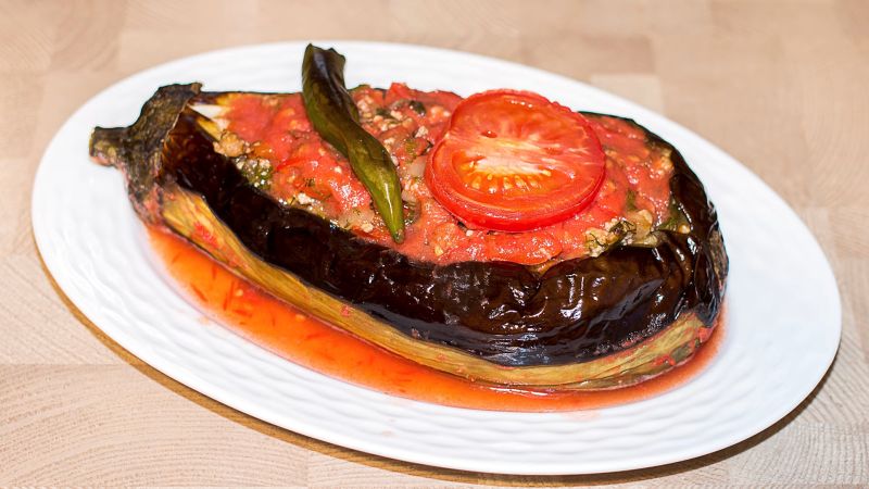 Comment faire cuire l'aubergine marinée: les meilleures recettes pour les préparations d'hiver