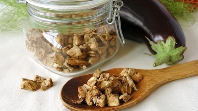 Comment sécher correctement les aubergines pour l'hiver à la maison: 3 meilleures façons