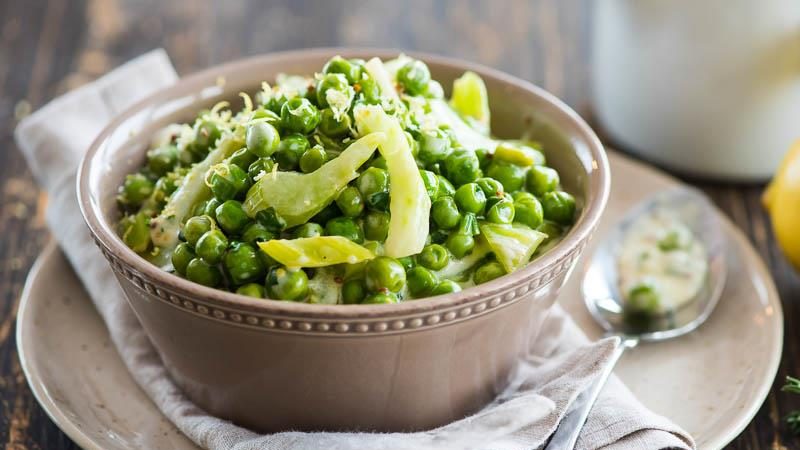 Les blancs les plus simples: comment congeler des pois verts à la maison pour l'hiver et quoi en faire cuire plus tard