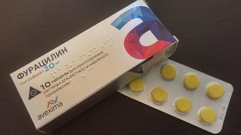 Les tomates peuvent-elles être traitées avec de la furaciline contre le mildiou et quel en sera l'effet?