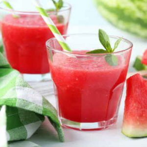 Une variété sucrée de pastèque à maturation précoce, résistante aux maladies et sans prétention dans les soins