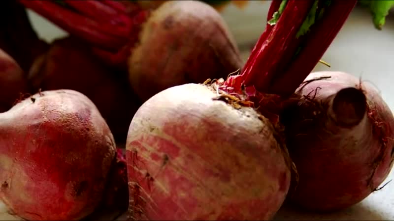 Sous quelle forme et comment congeler les betteraves pour l'hiver au congélateur: règles générales et conseils utiles