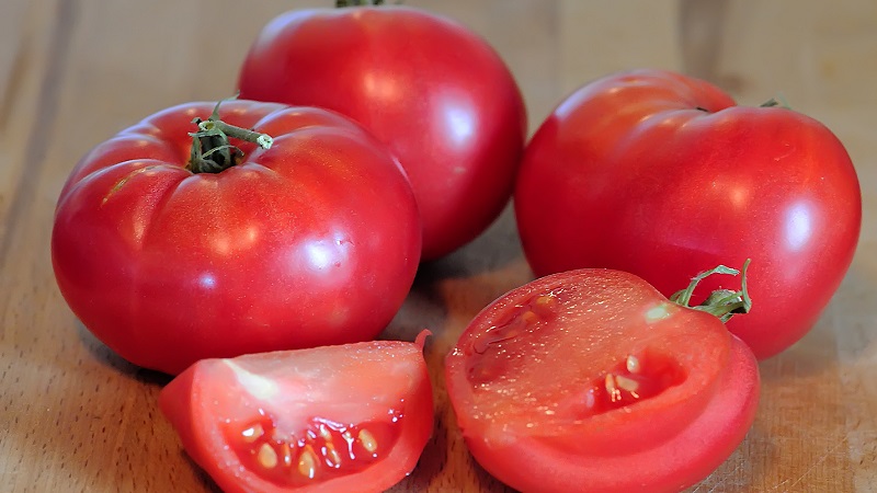 Examen des meilleures variétés de tomates hautes pour terrain découvert: aide au choix et avis des résidents d'été