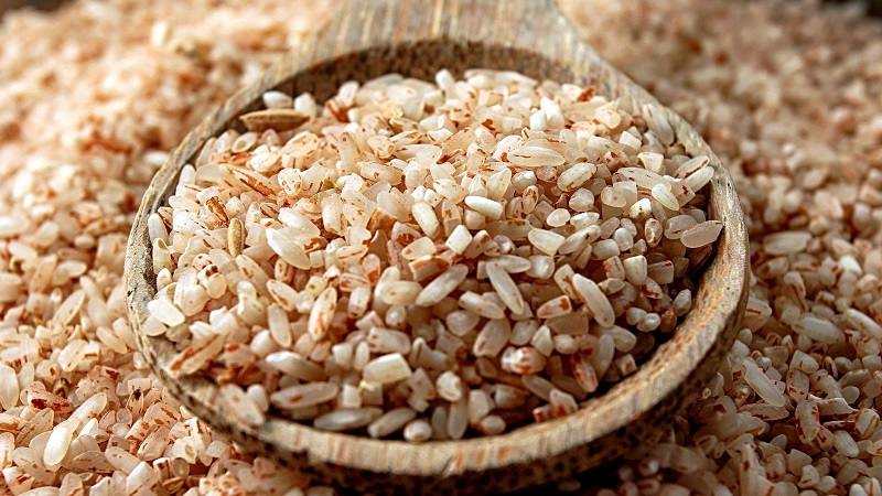 Quoi de mieux pour perdre du poids - riz ou sarrasin: nous comparons la teneur en calories, les avantages et les critiques de la perte de poids