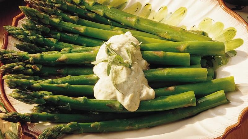 Comment faire cuire rapidement et délicieusement des asperges en conserve: les meilleures recettes