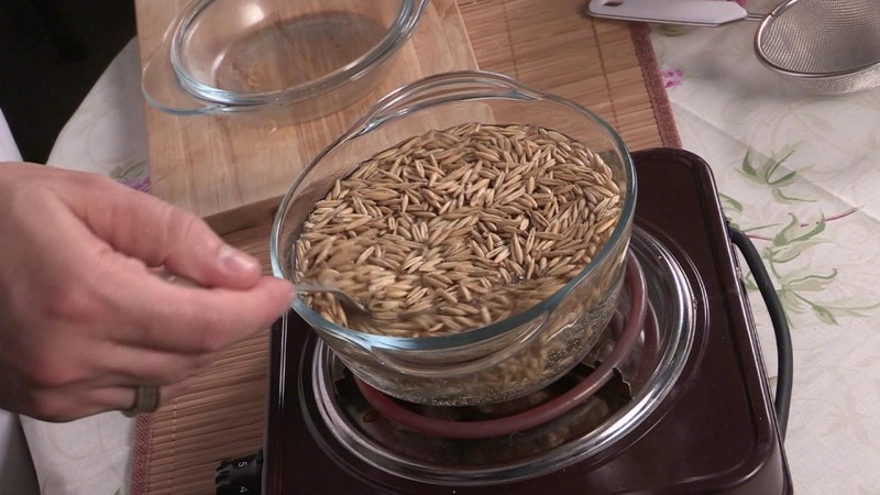 Comment l'avoine aide à fumer: le principe d'action et des recettes qui aideront