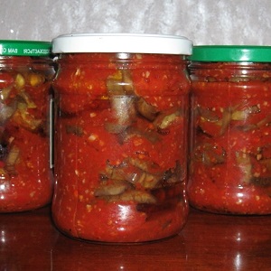 Comment faire cuire l'aubergine marinée pour l'hiver: les recettes les plus délicieuses