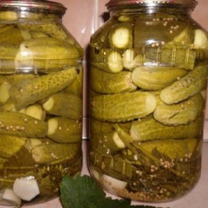 Comment préparer de délicieux cornichons à la moutarde pour l'hiver