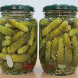 Les meilleures recettes pour saler les concombres sucrés pour l'hiver dans des pots de ménagères expérimentées