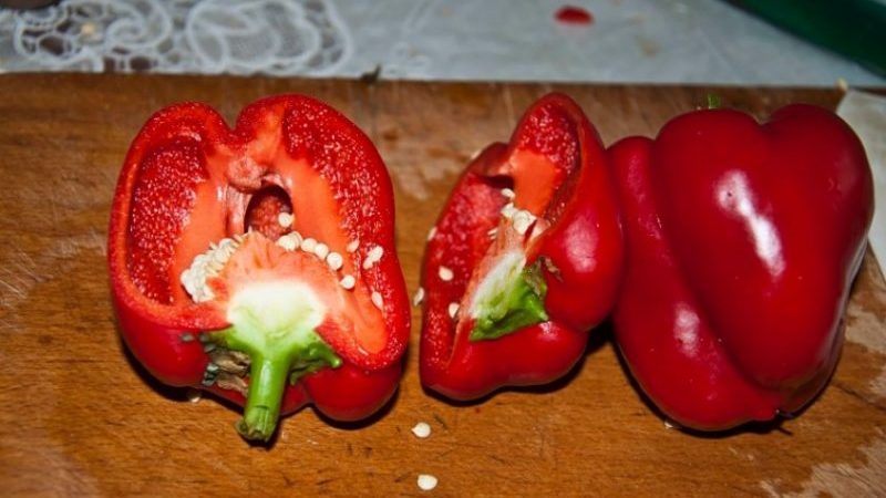 Examen de la variété de poivre Novogogoshary: critiques des agriculteurs, avantages et inconvénients, nuances de culture