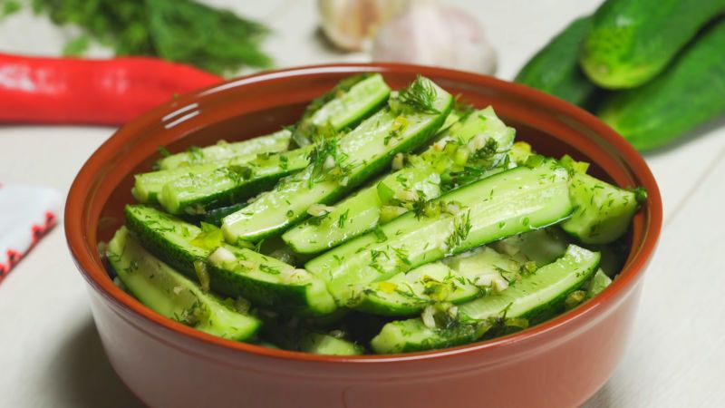 6 des plus délicieuses recettes de cornichons dans une casserole