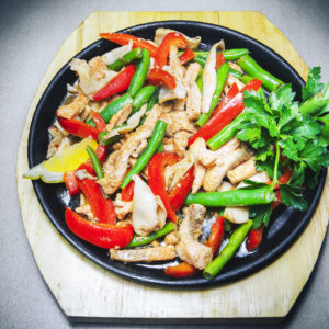 Examen du poivre Tiven à parois épaisses et à haut rendement: de quel type de variété il s'agit et comment le cultiver sur votre site