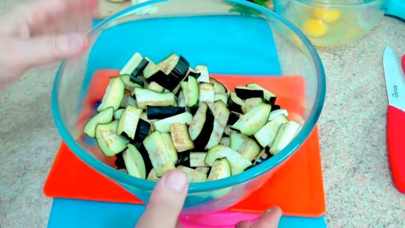 L'aubergine peut-elle ou non être utilisée pour le diabète de type 2: avantages et inconvénients, recettes