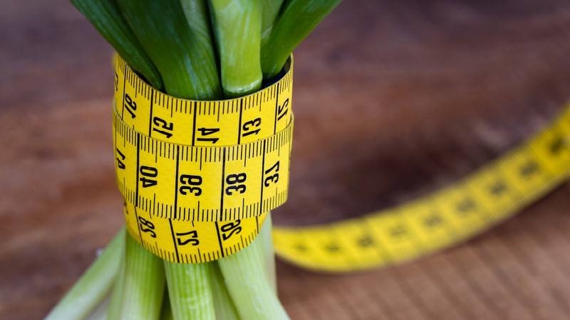 Comment manger des oignons pour perdre du poids: recettes diététiques