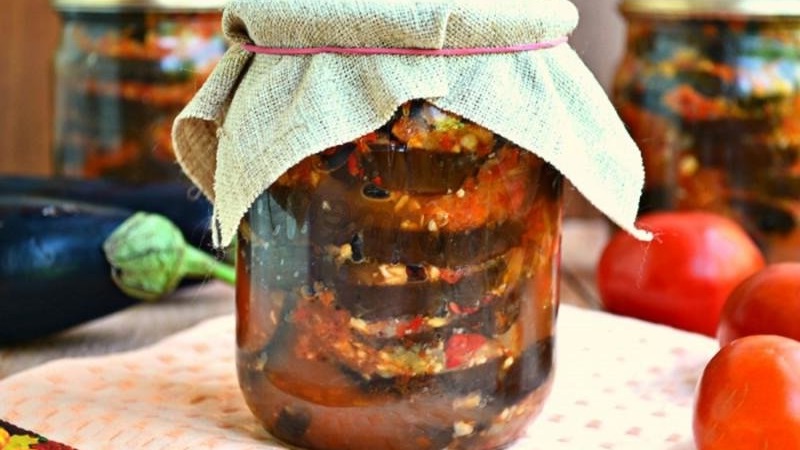 Comment conserver correctement les aubergines à la maison jusqu'à l'hiver