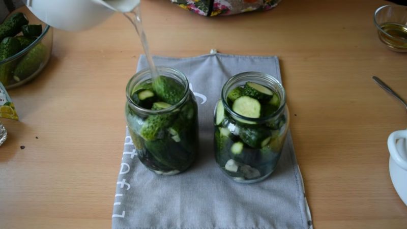 Comment mariner de gros concombres pour l'hiver avec des cercles: les recettes les plus délicieuses et des conseils pour leur préparation