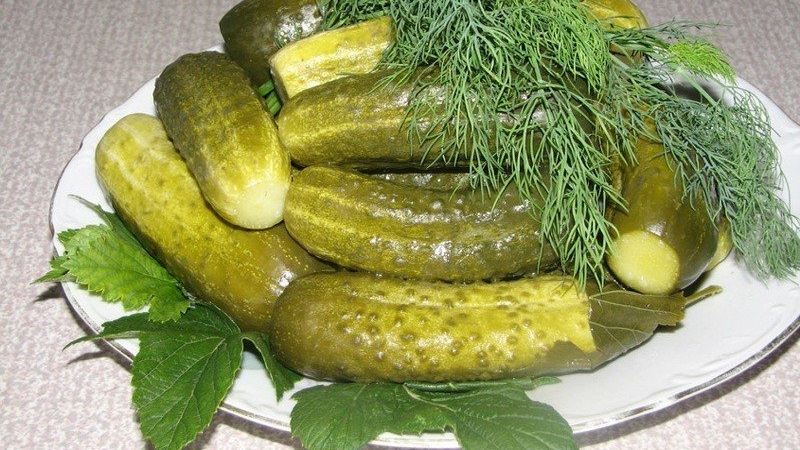 Les meilleures recettes de concombres marinés croustillants au citron pour l'hiver