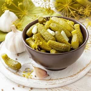 Les meilleures recettes pour récolter des concombres aigres-doux pour l'hiver